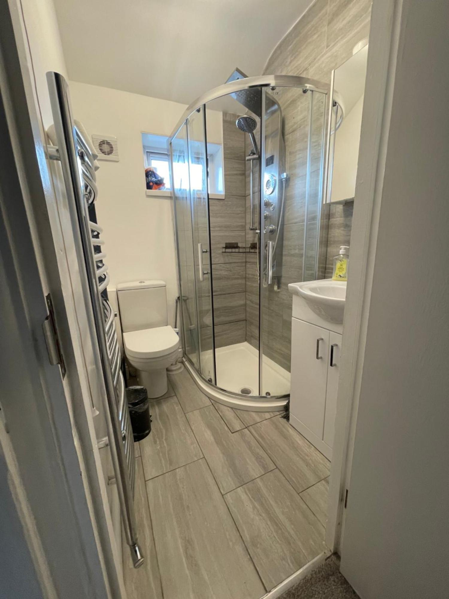 Uppamost London Luxury 2 Holiday home *