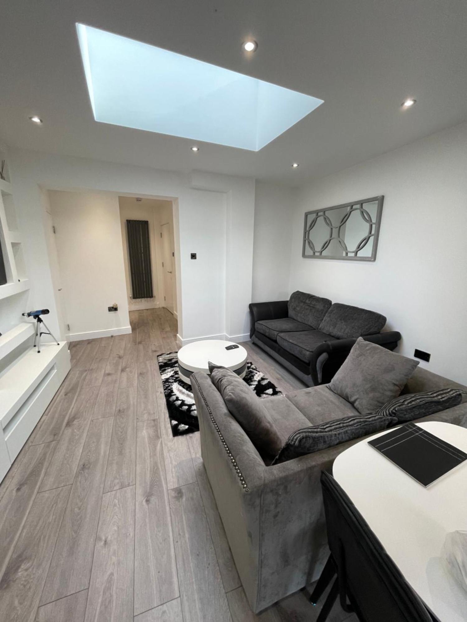 Uppamost London Luxury 2 Holiday home Dagenham