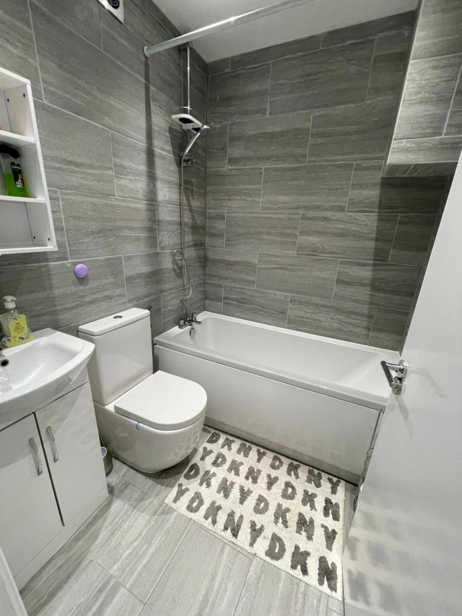 Uppamost London Luxury 2 *