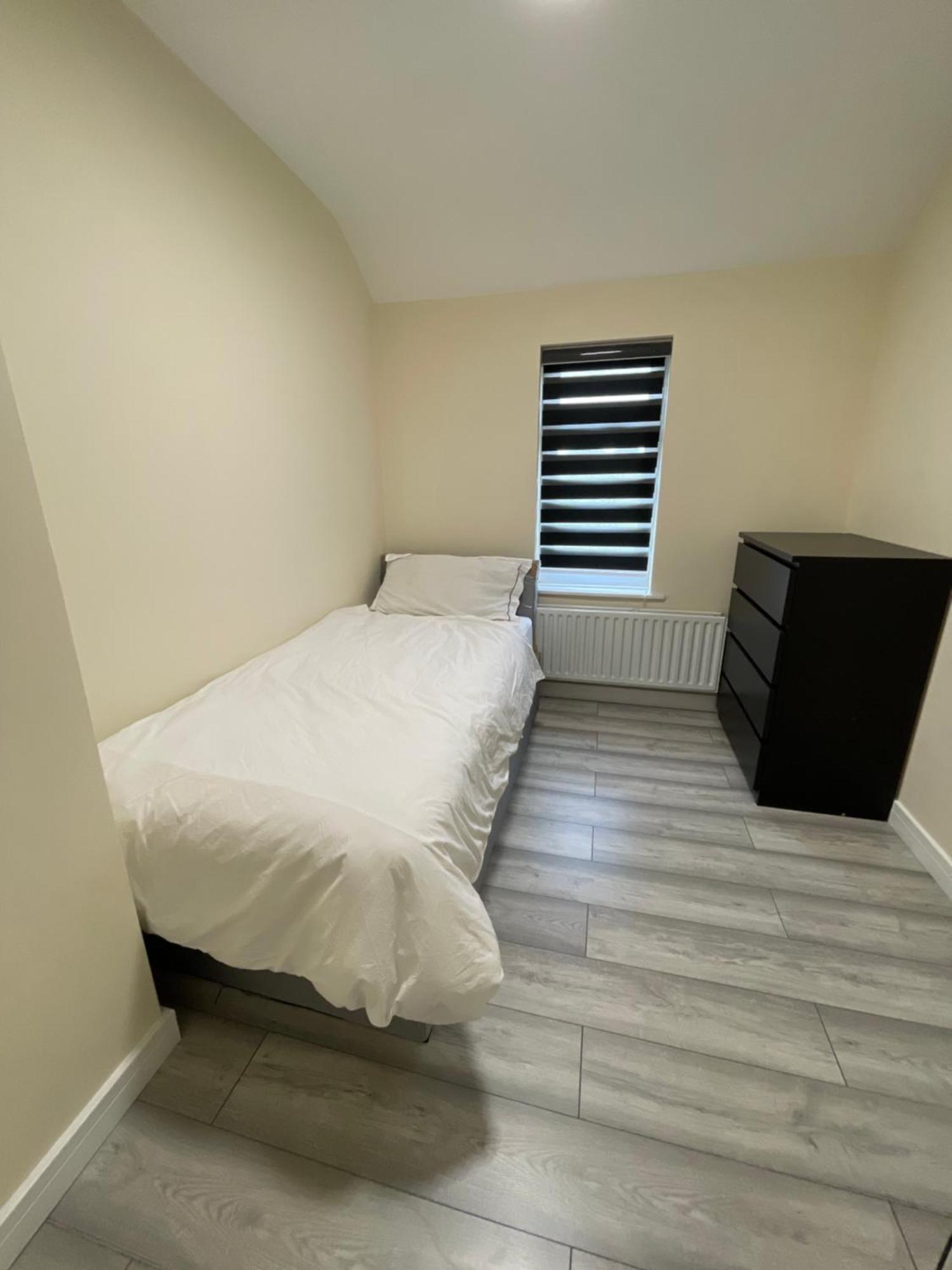 Uppamost London Luxury 2 Dagenham