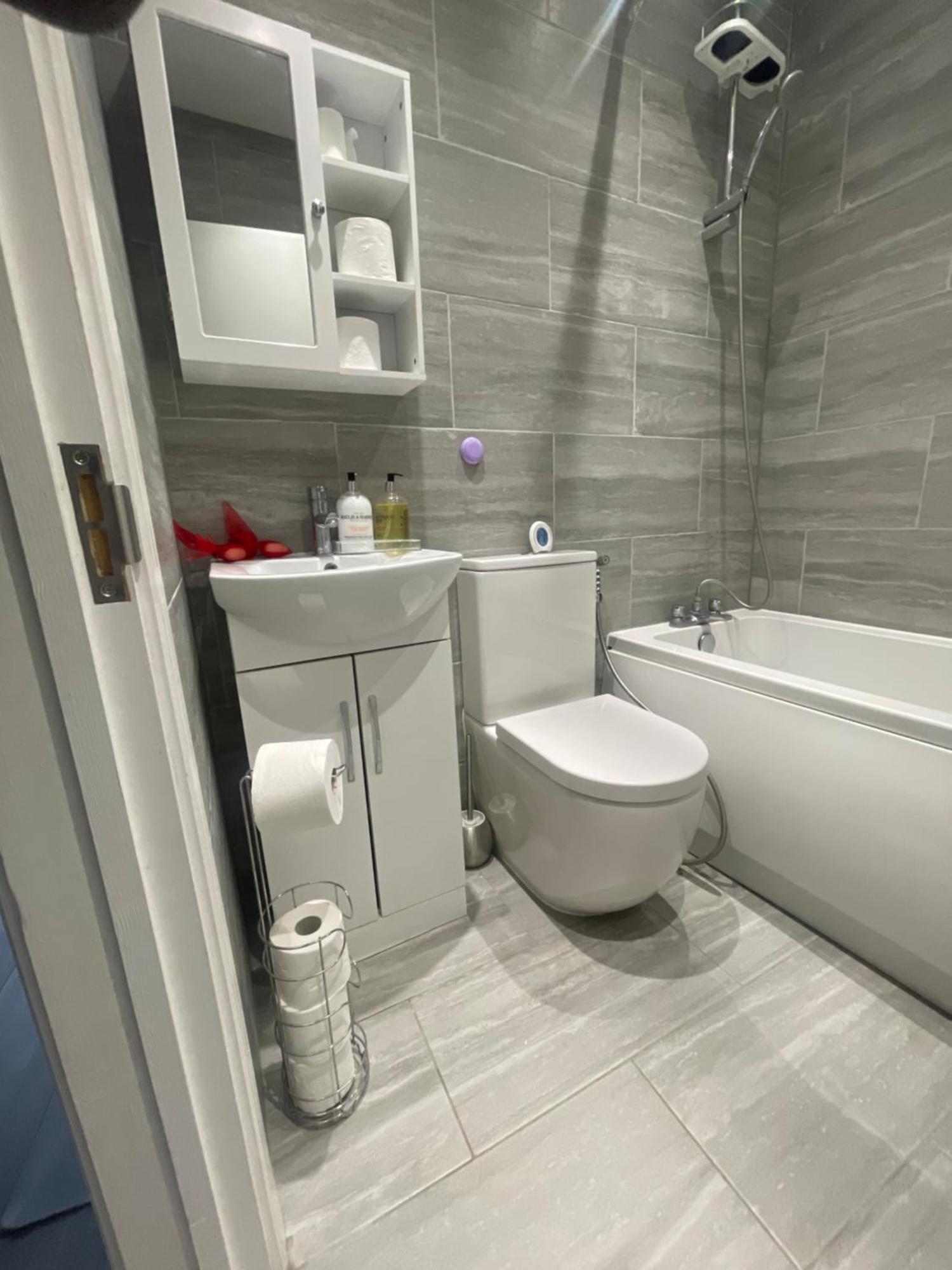 Uppamost London Luxury 2 Holiday home *